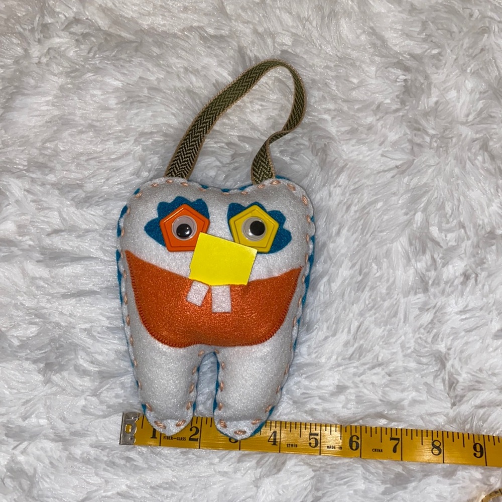 Tooth Fairy Pillow/Door Hanger white/colorful Monster Tooth